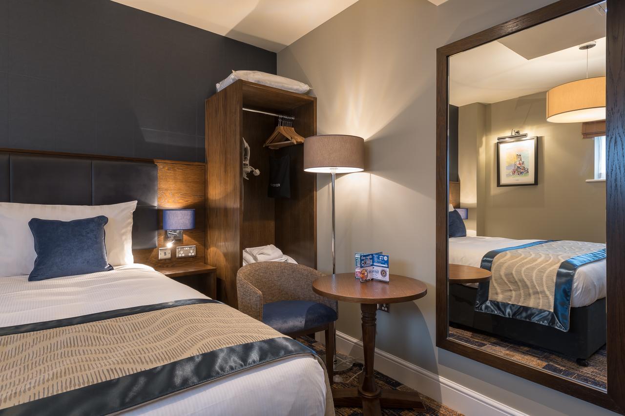 The John Russell Fox Wetherspoon Hotel Andover Luaran gambar