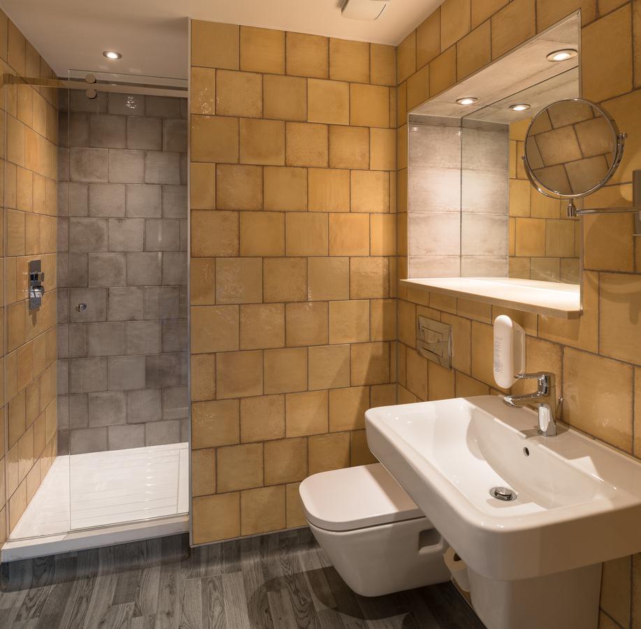 The John Russell Fox Wetherspoon Hotel Andover Luaran gambar